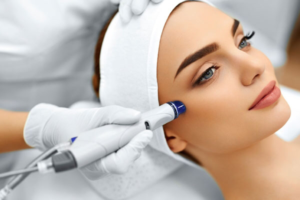 Clarifying-hydra-facial – clear pores, smooth skin